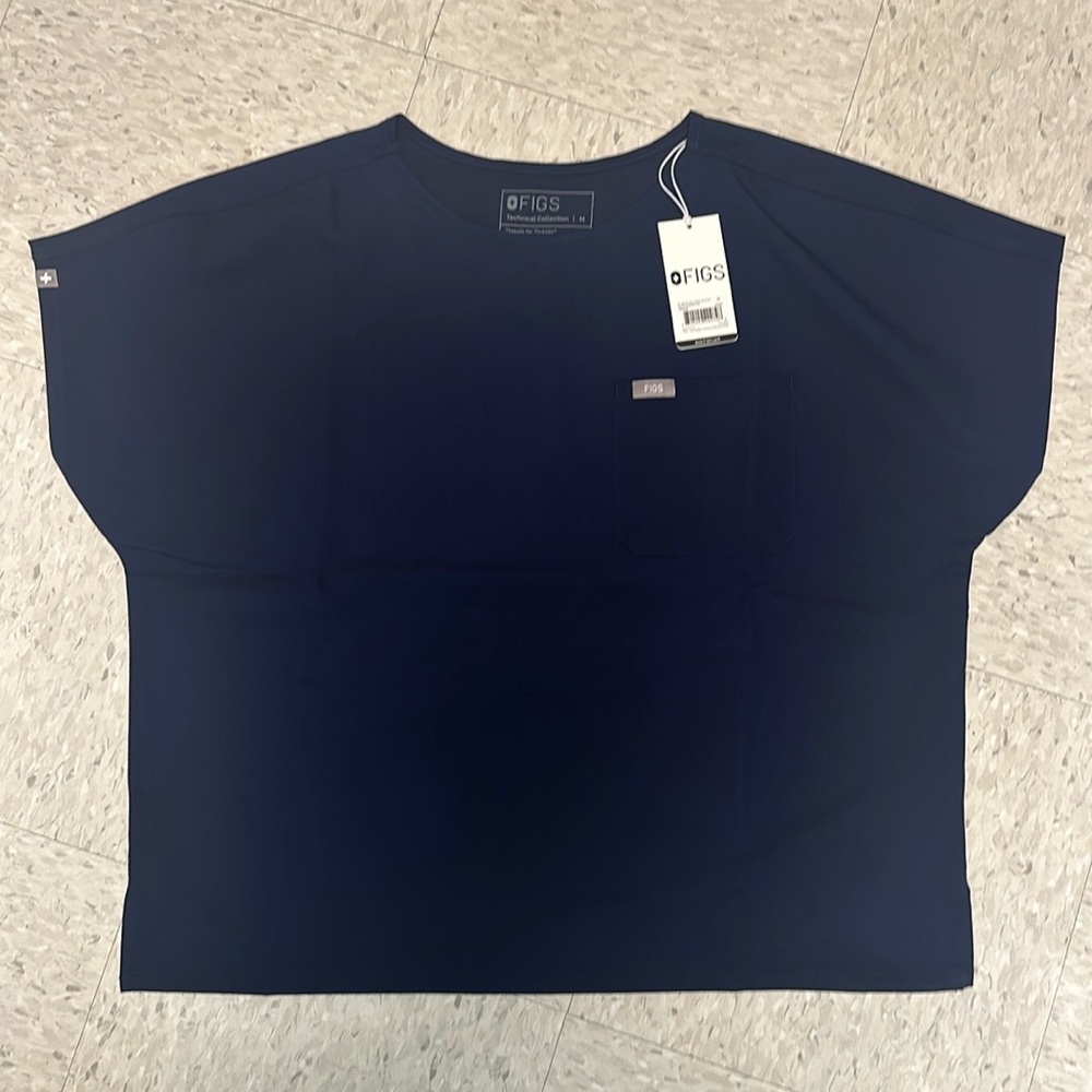 Figs Arya Relaxed Scoop Neck Scrub Top